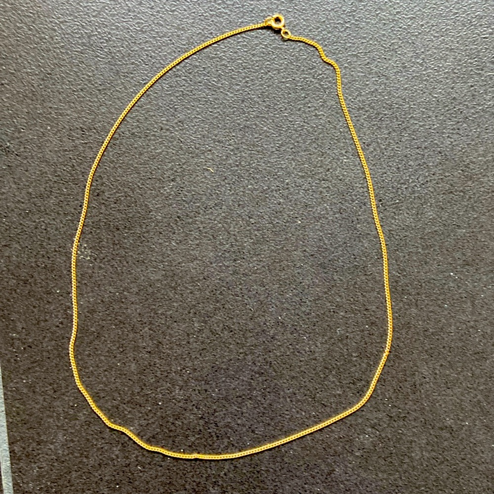 Gold Plated thin Chain
With lock 9 in